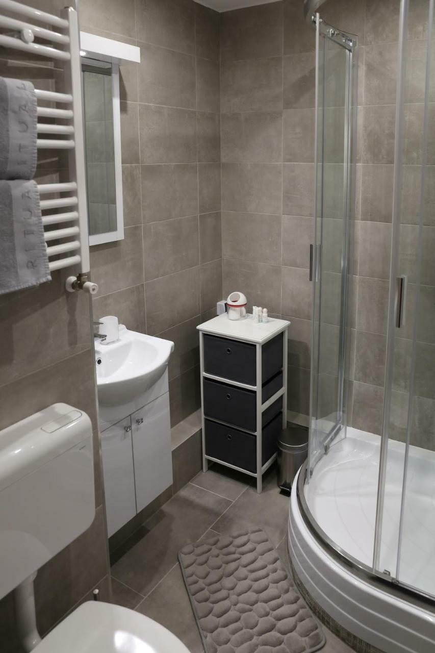 Aliz Apartman ミシュコルツ エクステリア 写真